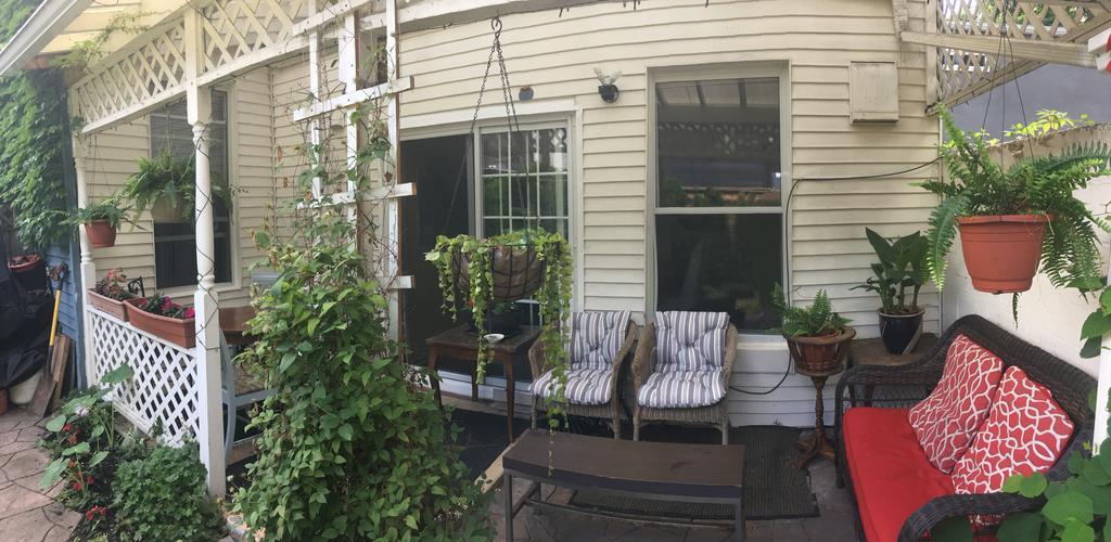 Toronto Garden Inn Exterior photo