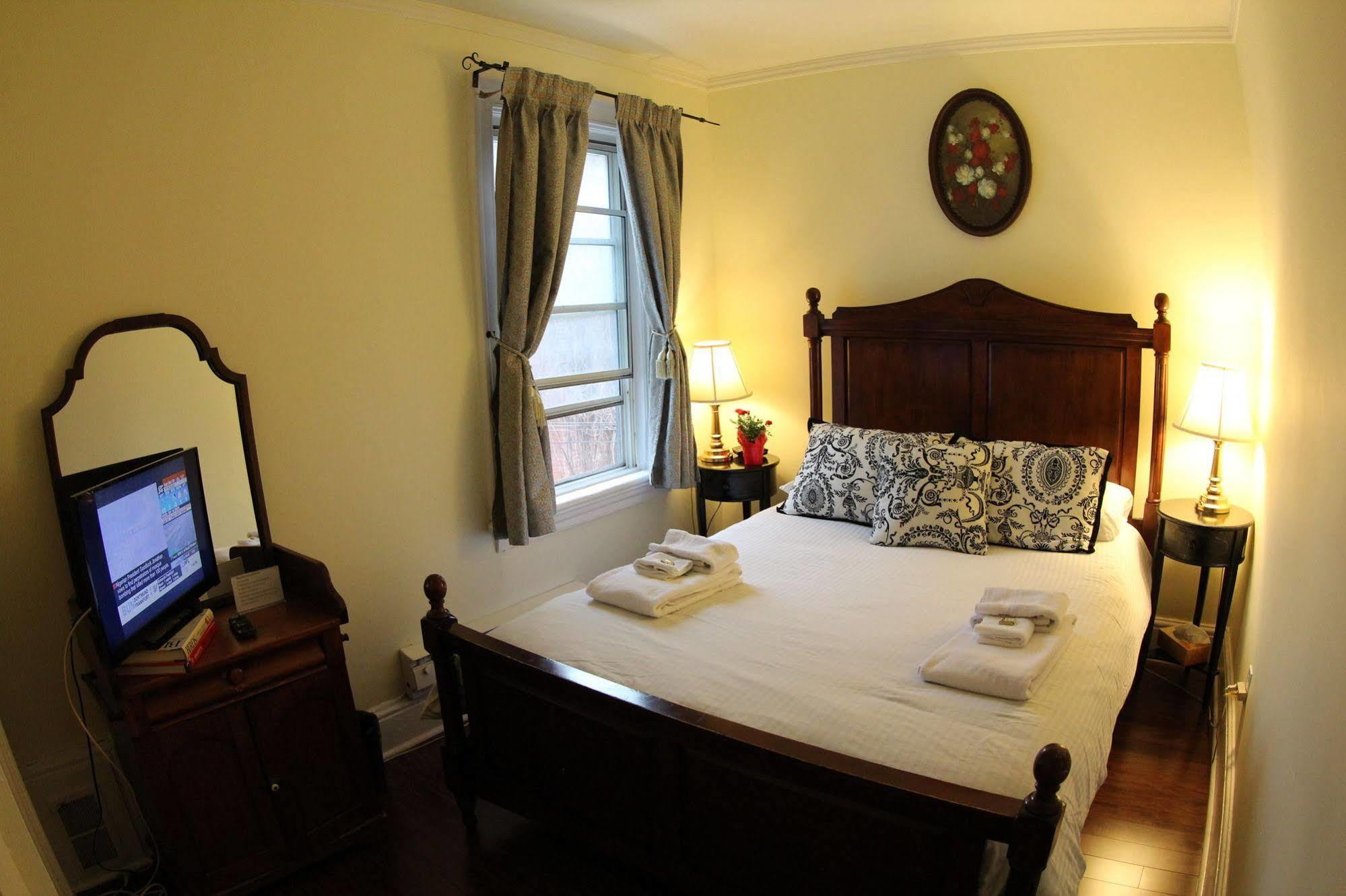 Toronto Garden Inn Exterior photo